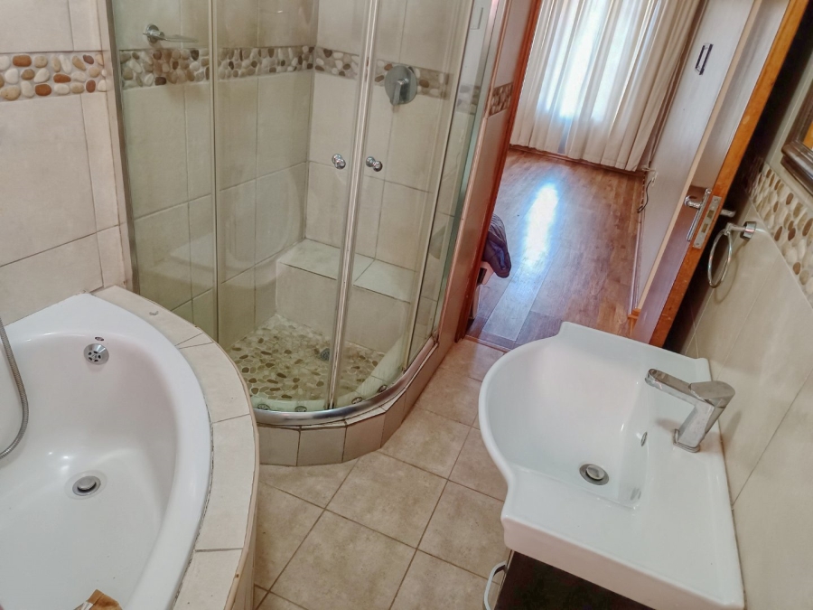 2 Bedroom Property for Sale in White River Ext 16 Mpumalanga