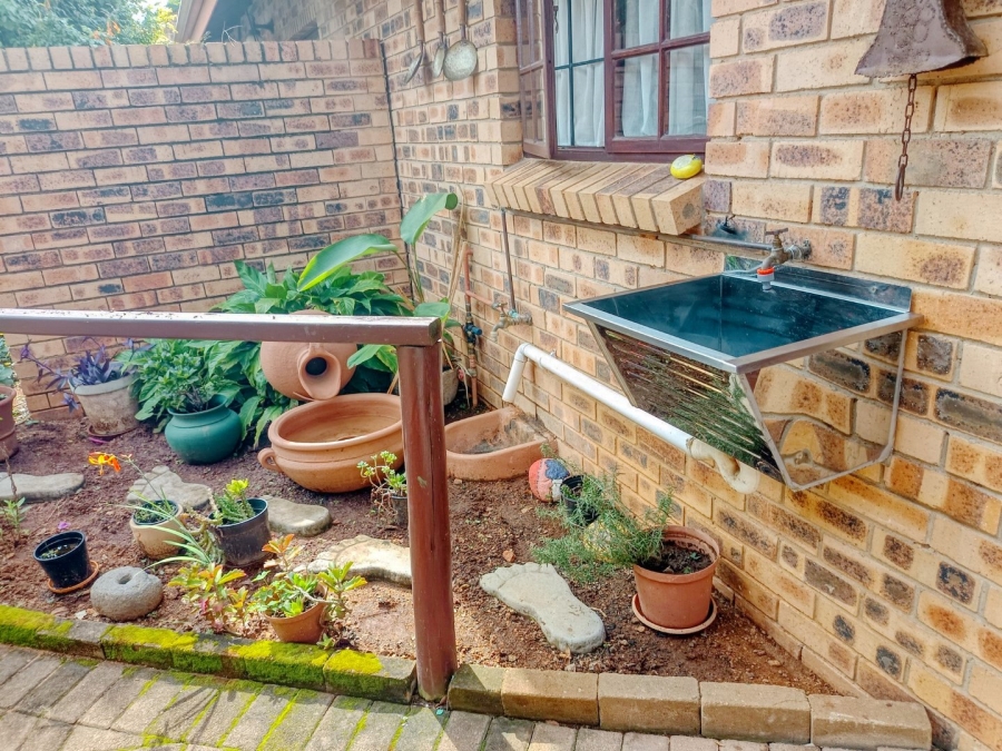 To Let 2 Bedroom Property for Rent in White River Ext 18 Mpumalanga