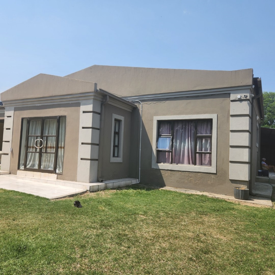 To Let 4 Bedroom Property for Rent in Standerton Mpumalanga