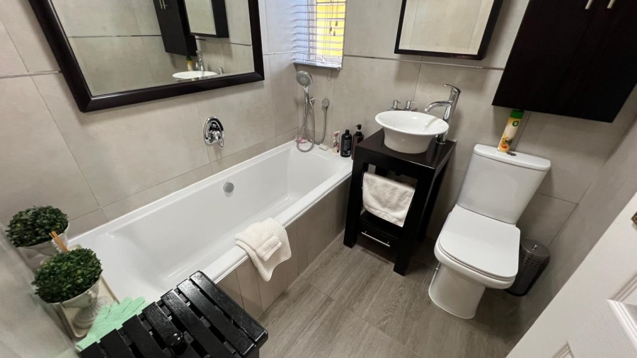 3 Bedroom Property for Sale in Cosmosrand Mpumalanga