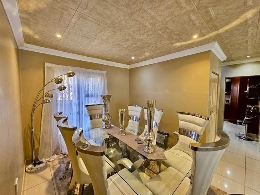 5 Bedroom Property for Sale in Reyno Ridge Mpumalanga