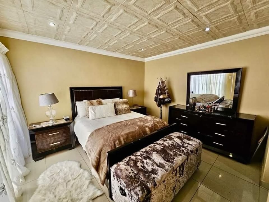 To Let 5 Bedroom Property for Rent in Reyno Ridge Mpumalanga