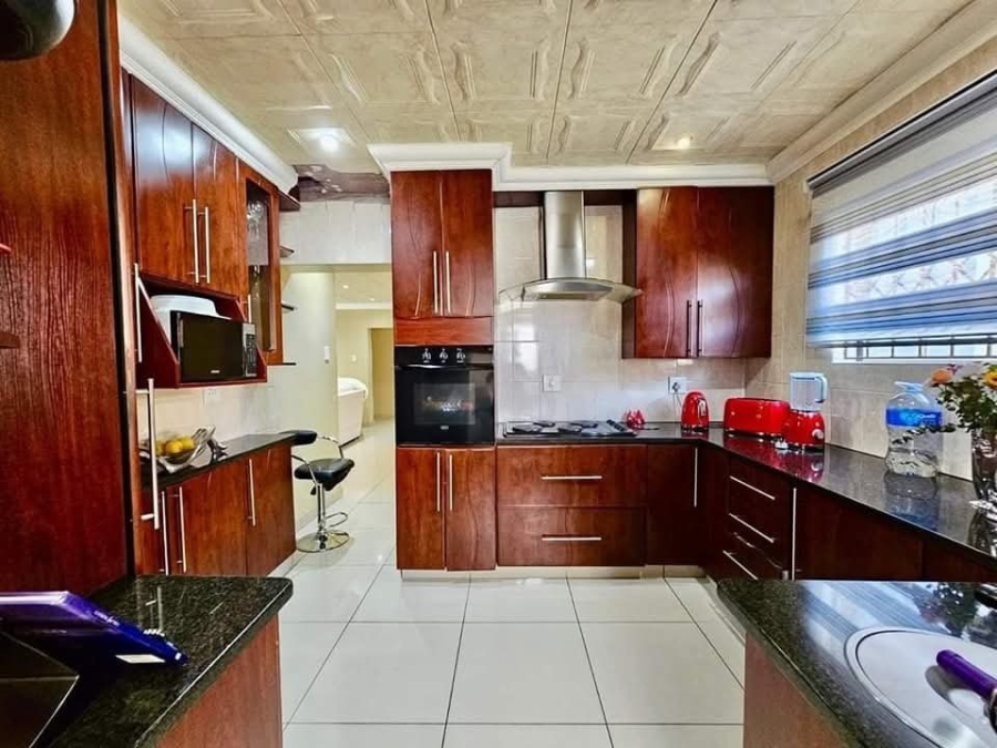 To Let 5 Bedroom Property for Rent in Reyno Ridge Mpumalanga