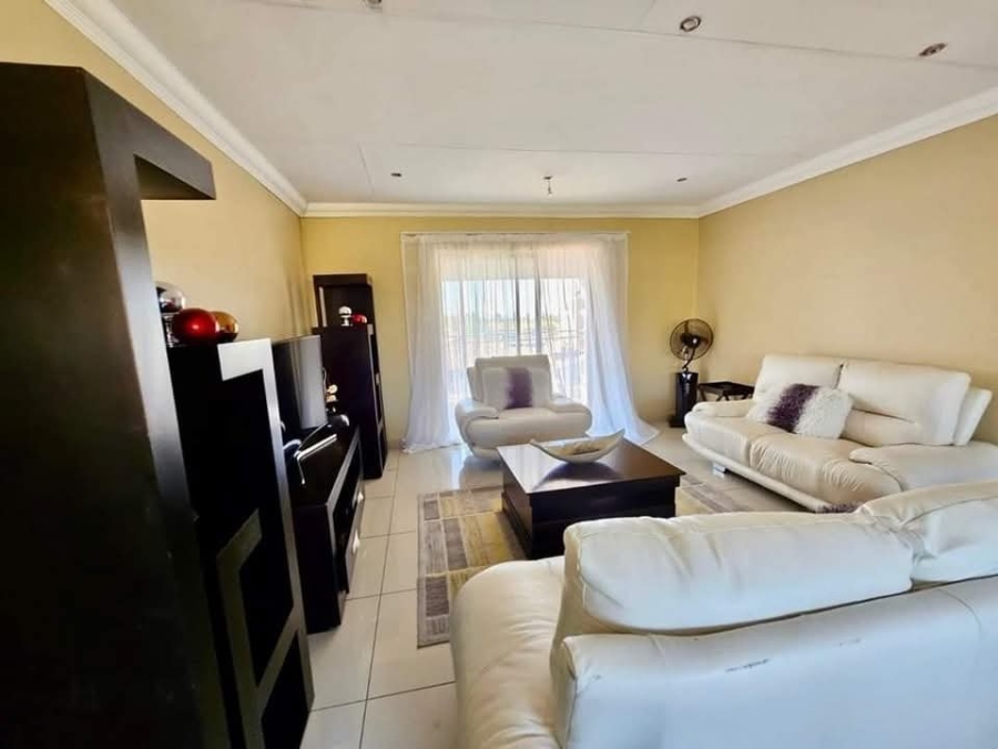 To Let 5 Bedroom Property for Rent in Reyno Ridge Mpumalanga