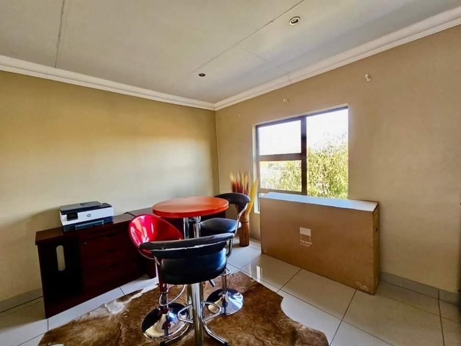 To Let 5 Bedroom Property for Rent in Reyno Ridge Mpumalanga