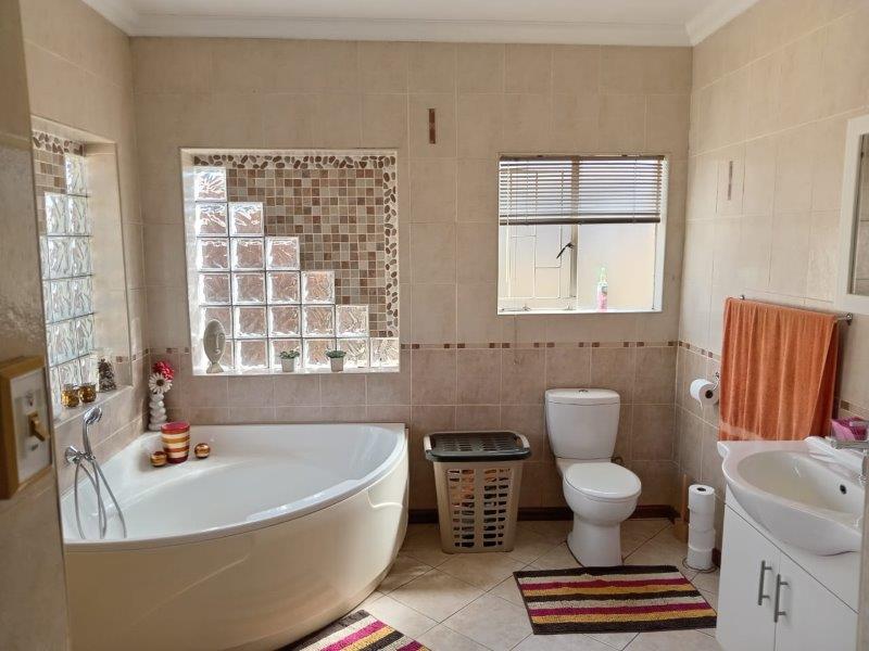 5 Bedroom Property for Sale in Kriel Mpumalanga