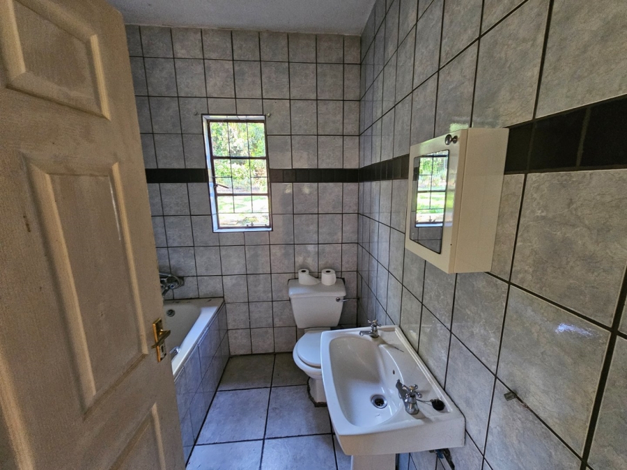 To Let commercial Property for Rent in White River Rural Mpumalanga