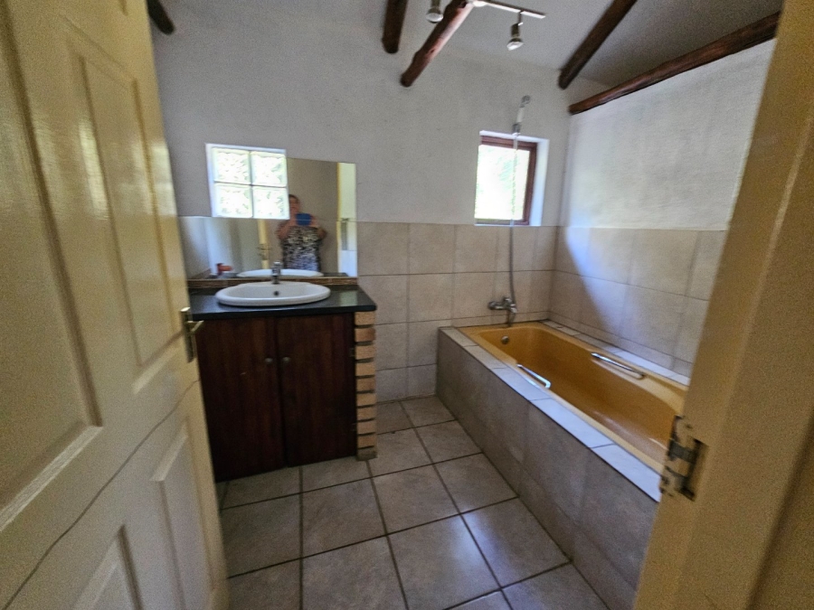 To Let commercial Property for Rent in White River Rural Mpumalanga