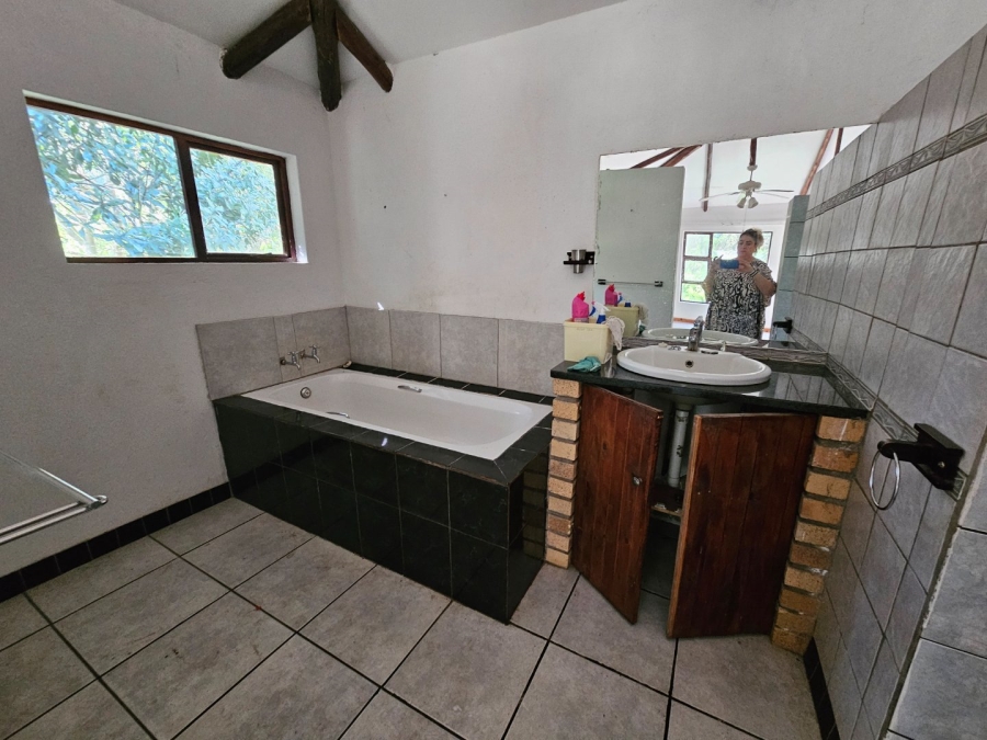 To Let commercial Property for Rent in White River Rural Mpumalanga