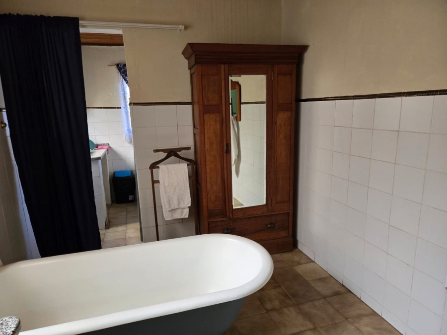 To Let commercial Property for Rent in White River Estates Mpumalanga