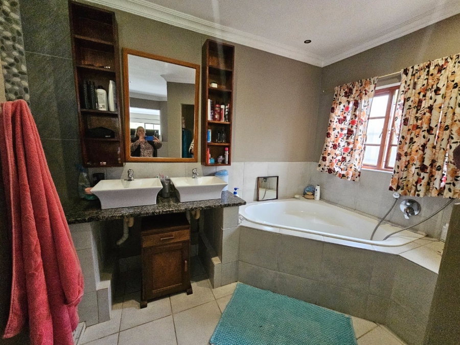  Bedroom Property for Sale in West Acres Ext 20 Mpumalanga