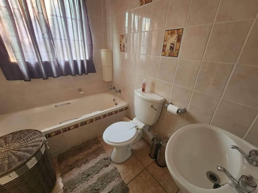  Bedroom Property for Sale in West Acres Ext 29 Mpumalanga