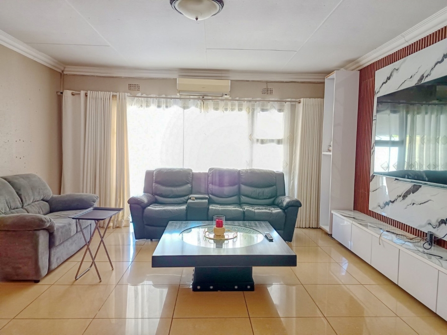 6 Bedroom Property for Sale in White River Ext 18 Mpumalanga