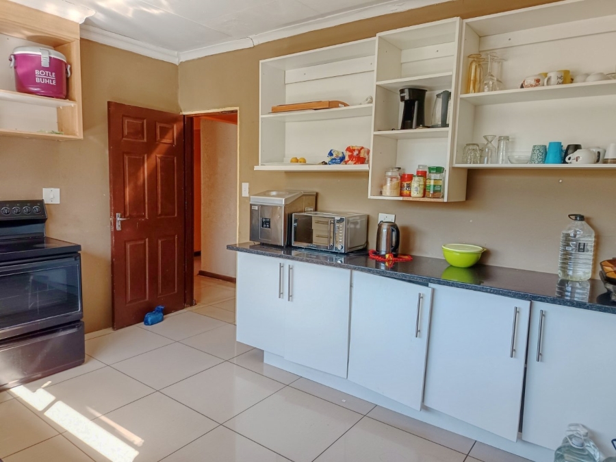 6 Bedroom Property for Sale in White River Ext 18 Mpumalanga