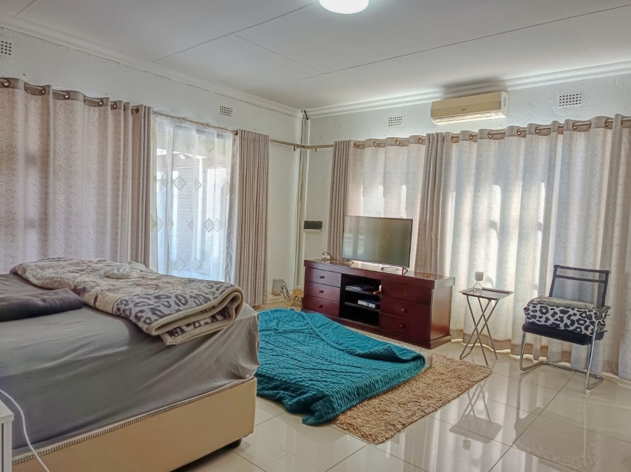 6 Bedroom Property for Sale in White River Ext 18 Mpumalanga