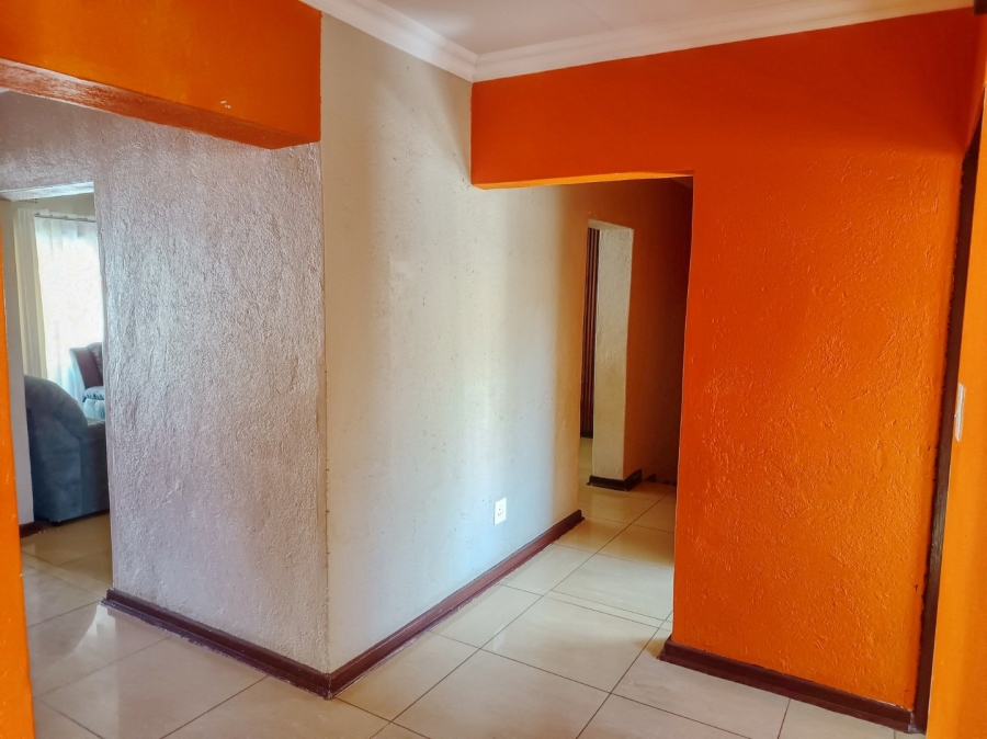6 Bedroom Property for Sale in White River Ext 18 Mpumalanga