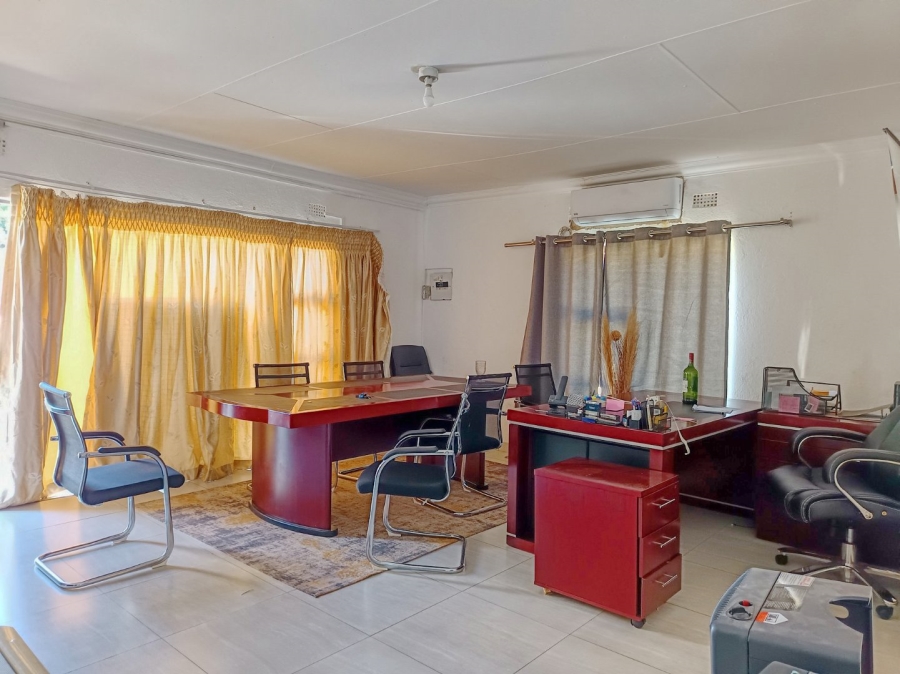 6 Bedroom Property for Sale in White River Ext 18 Mpumalanga