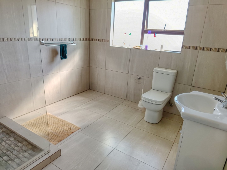 6 Bedroom Property for Sale in White River Ext 18 Mpumalanga