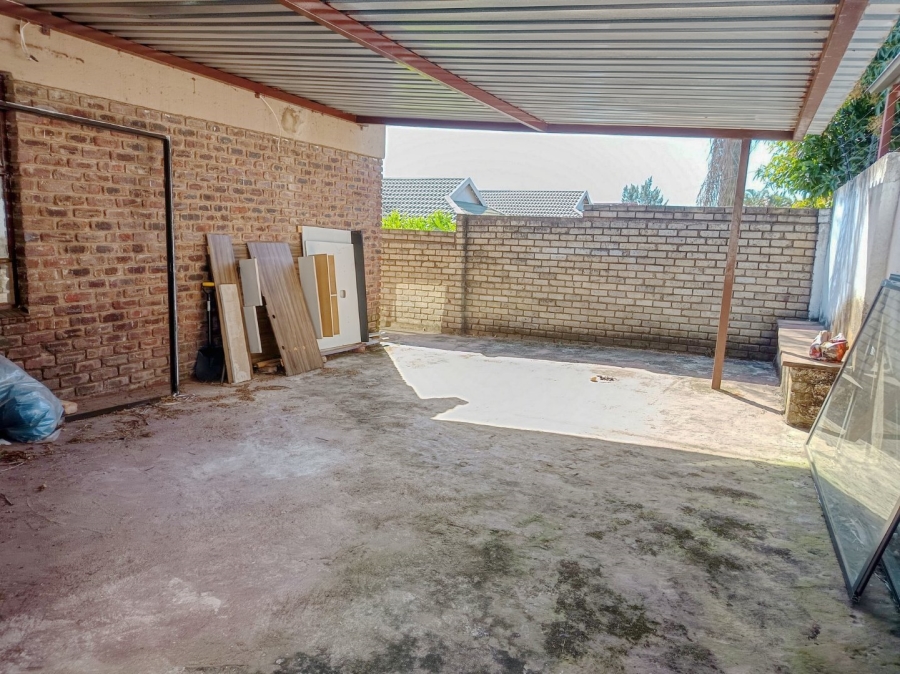 6 Bedroom Property for Sale in White River Ext 18 Mpumalanga