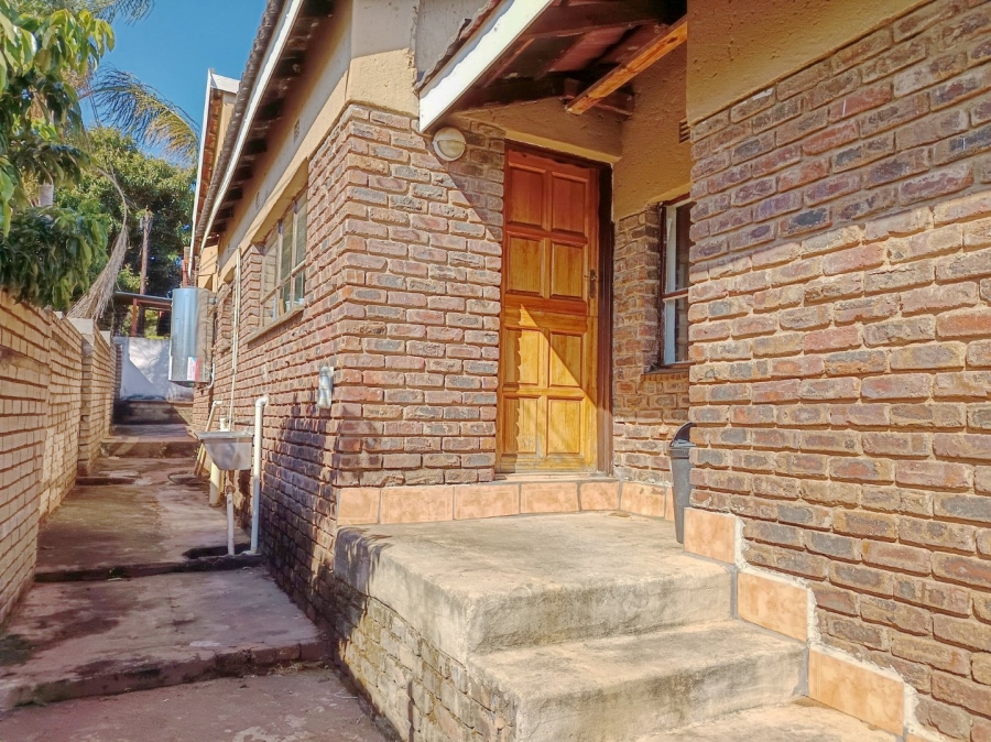 6 Bedroom Property for Sale in White River Ext 18 Mpumalanga