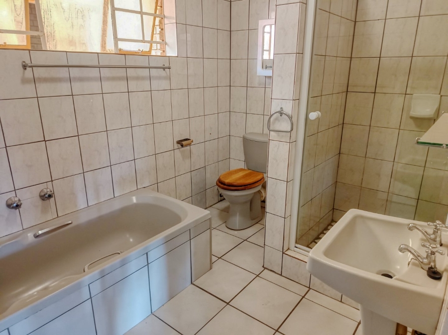 To Let 3 Bedroom Property for Rent in White River Ext 3 Mpumalanga