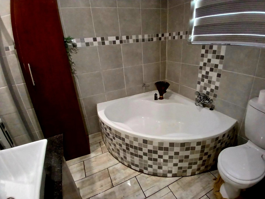 3 Bedroom Property for Sale in Reyno Ridge Mpumalanga