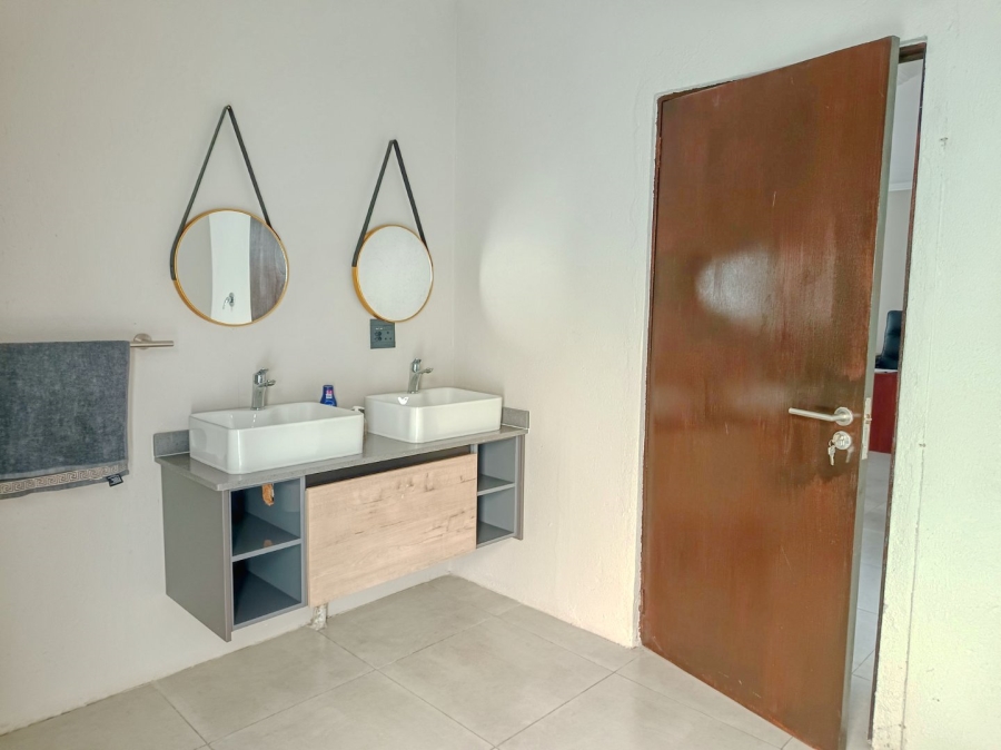 To Let 4 Bedroom Property for Rent in White River Ext 9 Mpumalanga