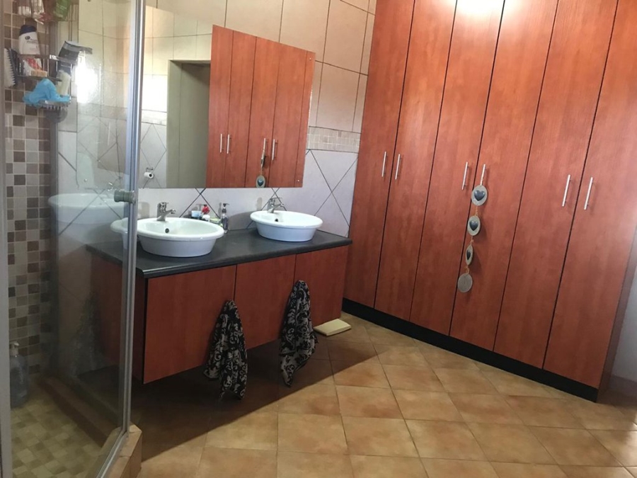 6 Bedroom Property for Sale in Marble Hall Mpumalanga