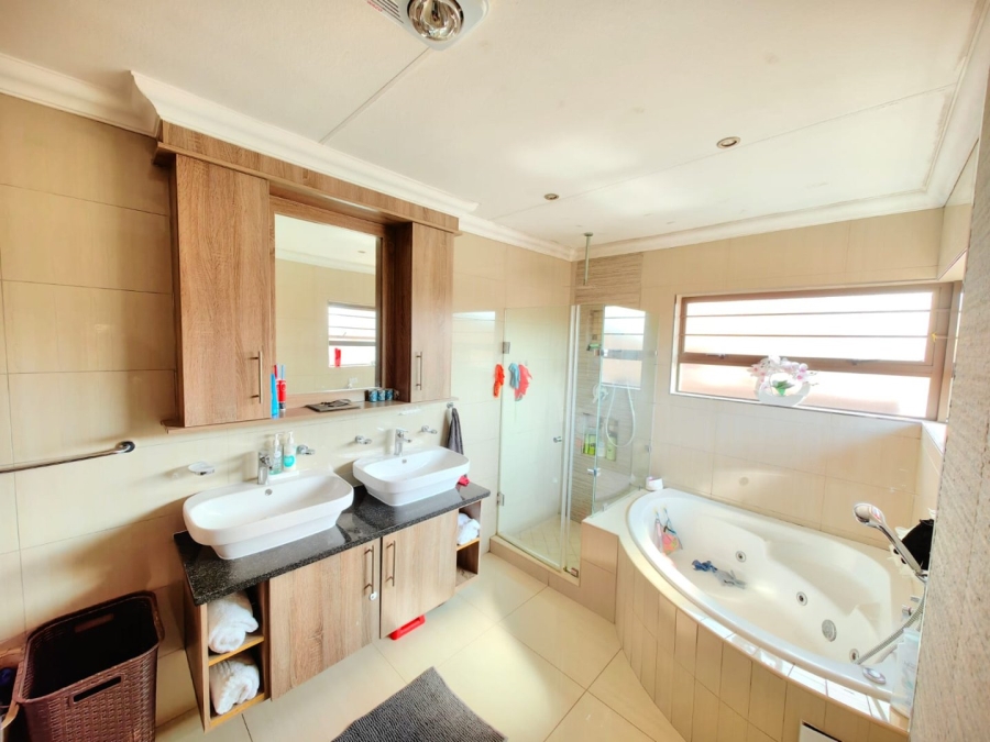 3 Bedroom Property for Sale in Noordrand Mpumalanga