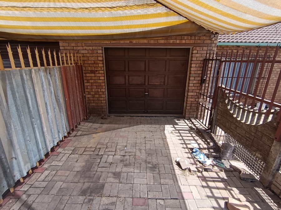 2 Bedroom Property for Sale in Witbank Ext 10 Mpumalanga