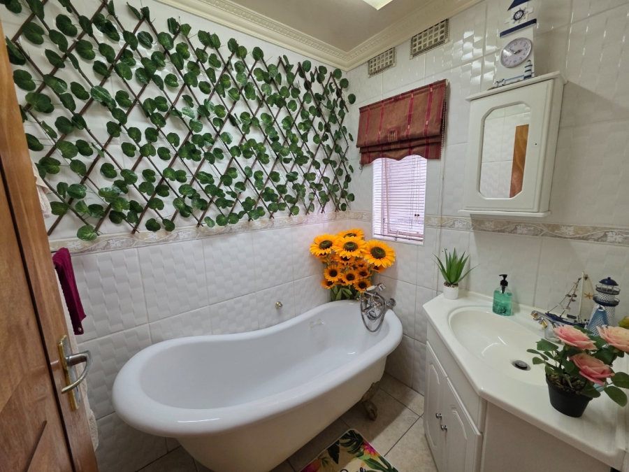 3 Bedroom Property for Sale in Cosmosrand Mpumalanga