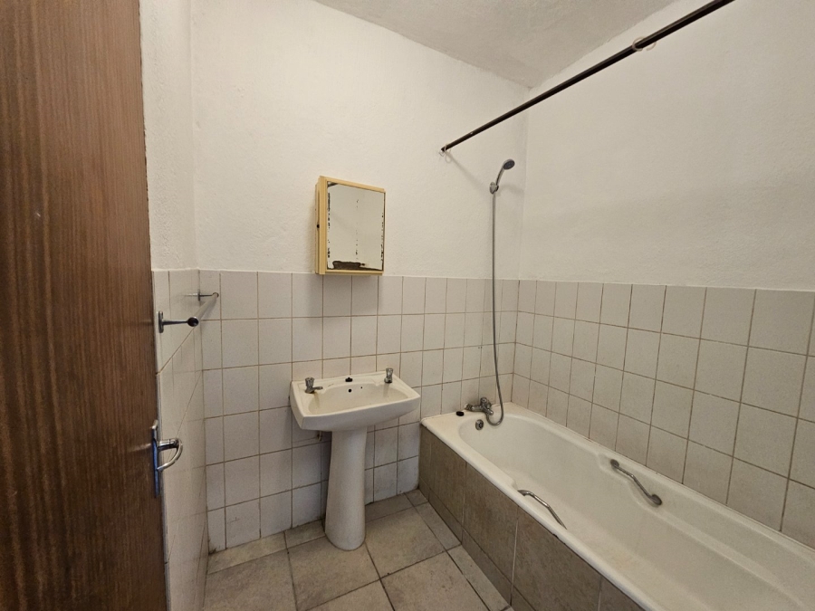 To Let 2 Bedroom Property for Rent in White River Ext 3 Mpumalanga