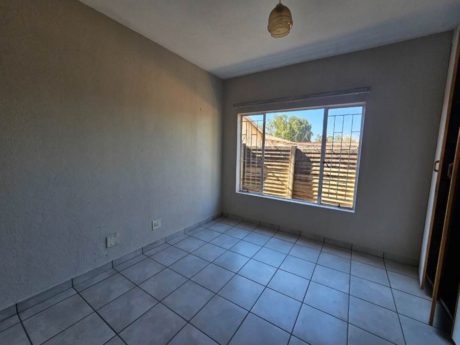 To Let 2 Bedroom Property for Rent in White River Ext 3 Mpumalanga