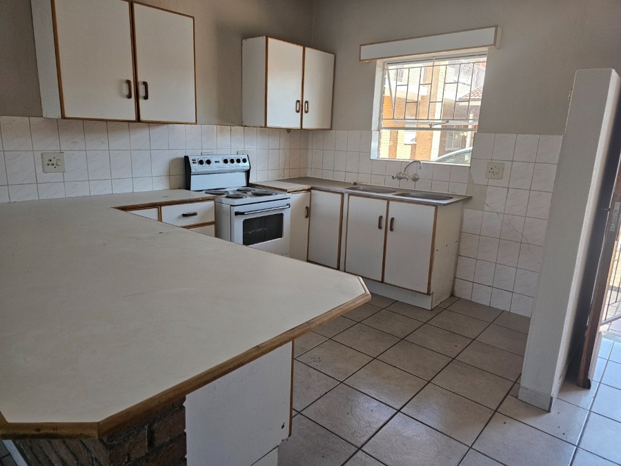 To Let 2 Bedroom Property for Rent in White River Ext 3 Mpumalanga