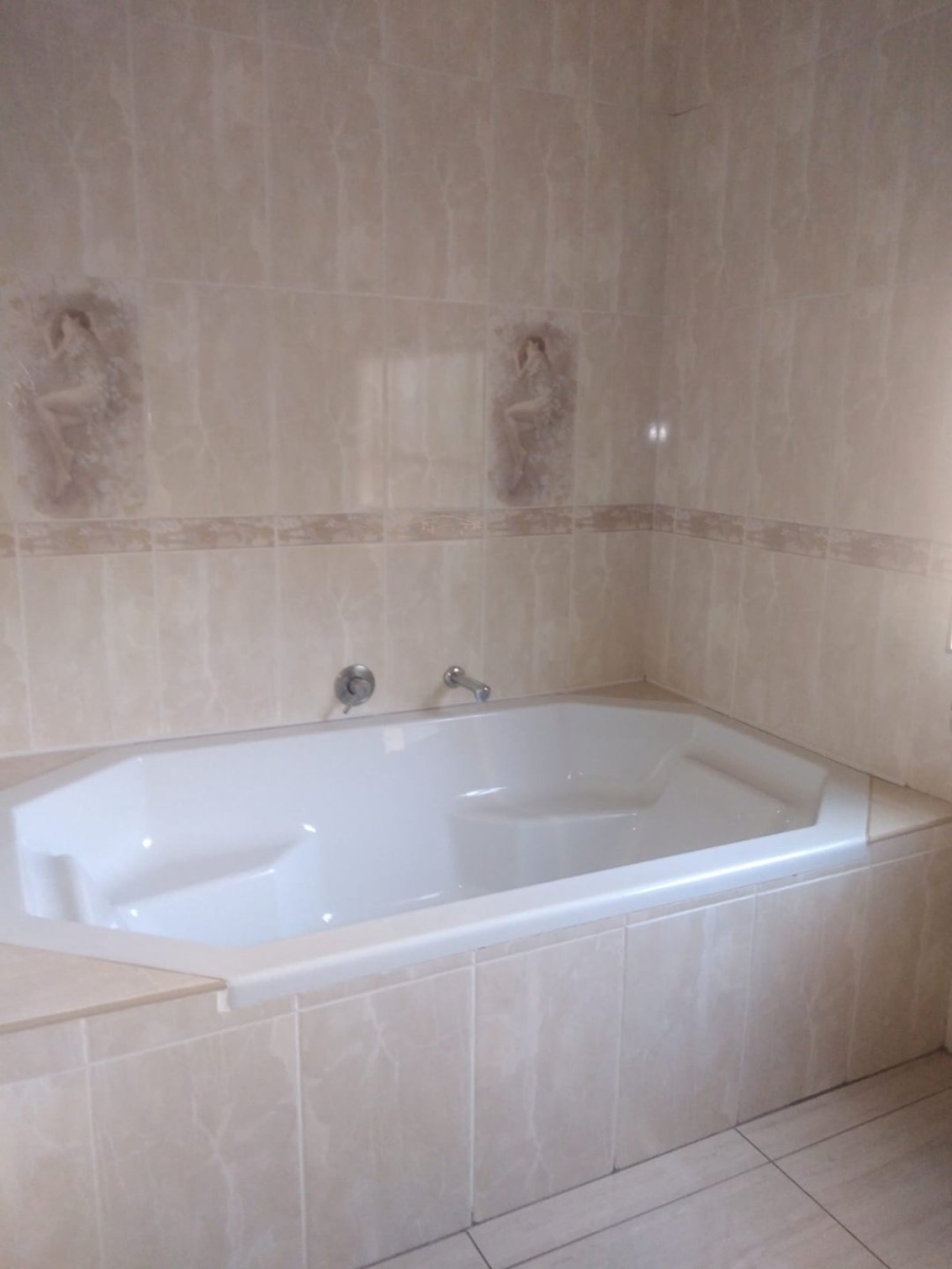 4 Bedroom Property for Sale in Reyno Ridge Mpumalanga