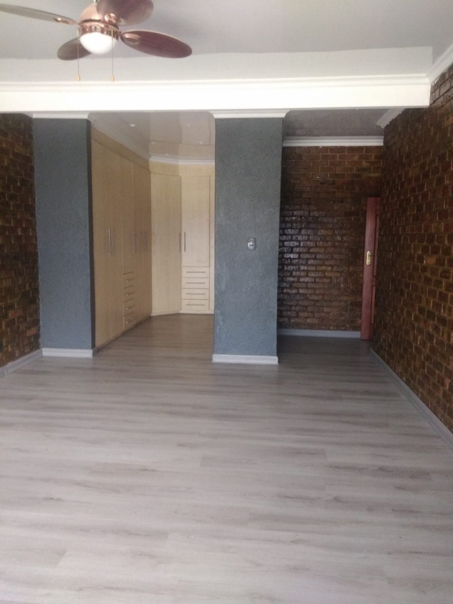 4 Bedroom Property for Sale in Reyno Ridge Mpumalanga