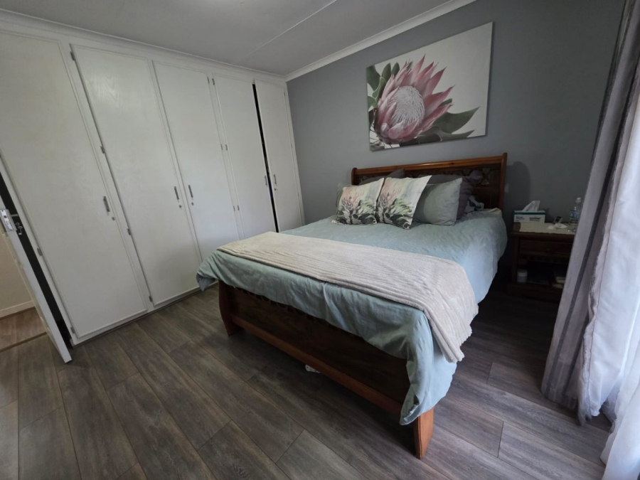 4 Bedroom Property for Sale in Cosmosrand Mpumalanga