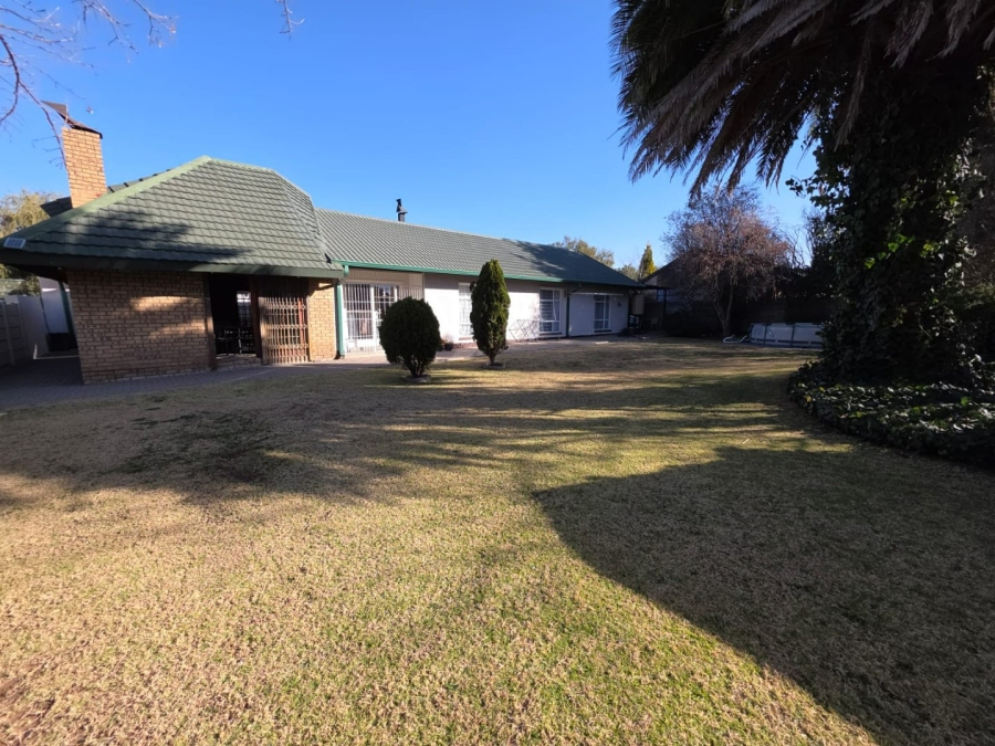 4 Bedroom Property for Sale in Cosmosrand Mpumalanga