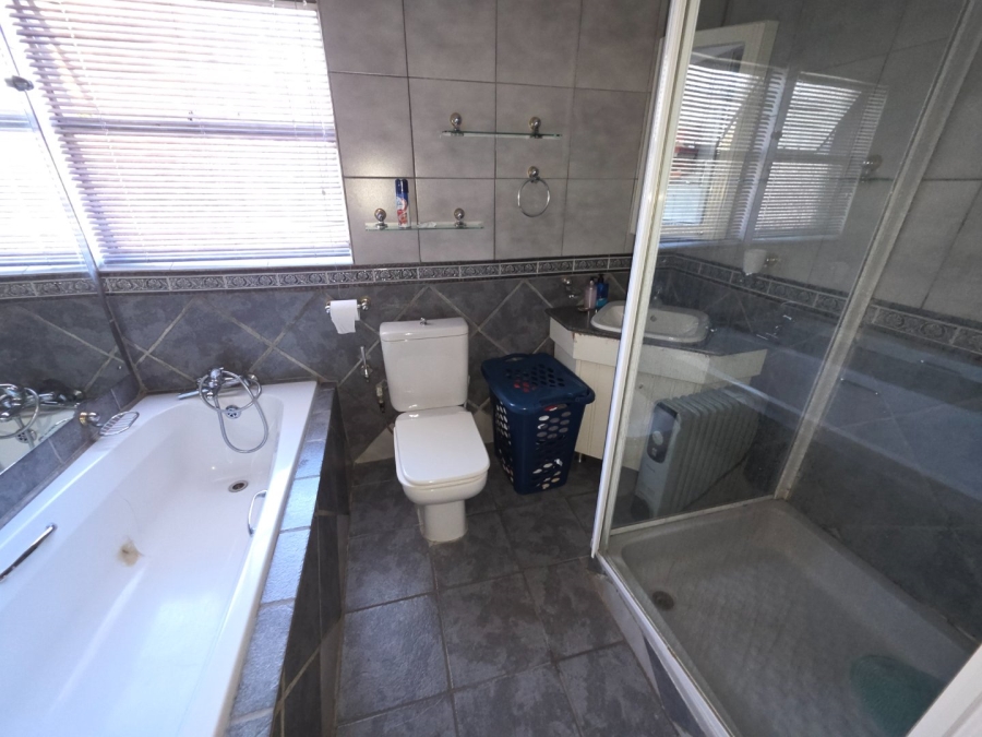 3 Bedroom Property for Sale in Cosmosrand Mpumalanga