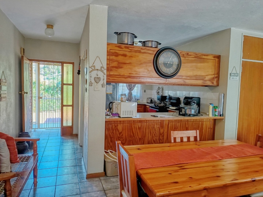 To Let 2 Bedroom Property for Rent in White River Mpumalanga