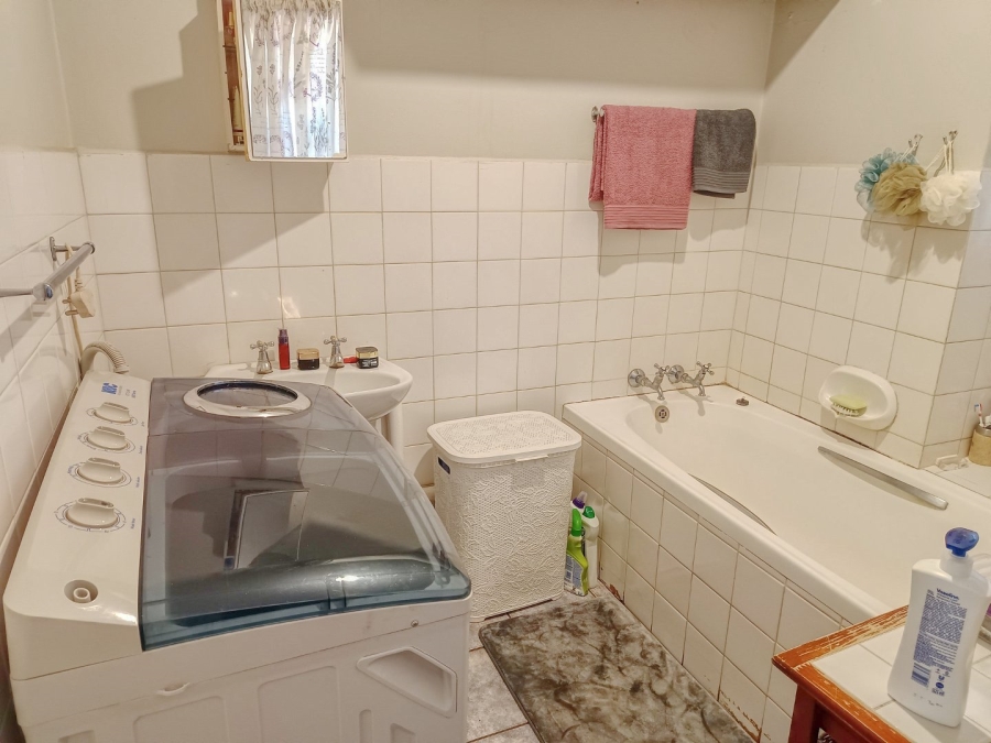 To Let 2 Bedroom Property for Rent in White River Mpumalanga