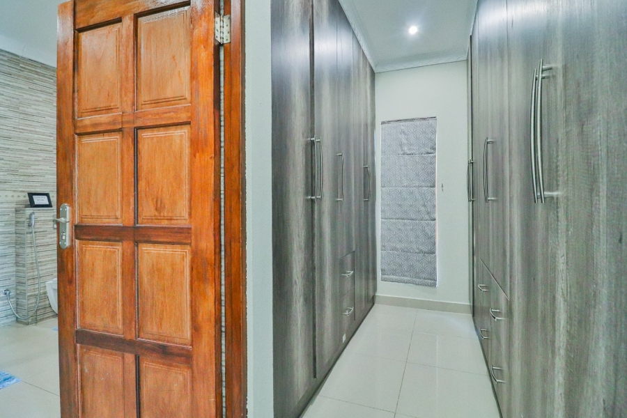 To Let 5 Bedroom Property for Rent in Wild Fig Country Estate Mpumalanga