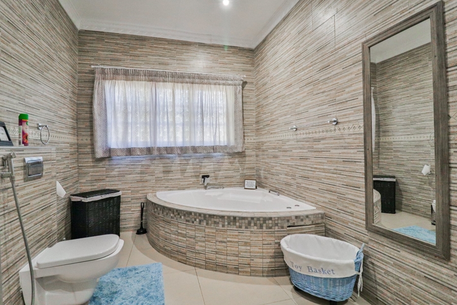To Let 5 Bedroom Property for Rent in Wild Fig Country Estate Mpumalanga