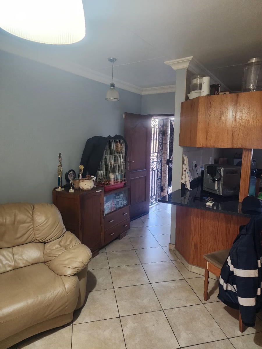 To Let 1 Bedroom Property for Rent in Noordrand Mpumalanga