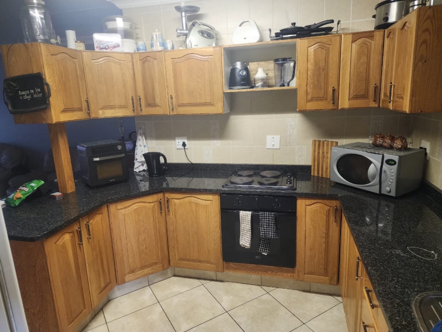 To Let 1 Bedroom Property for Rent in Noordrand Mpumalanga