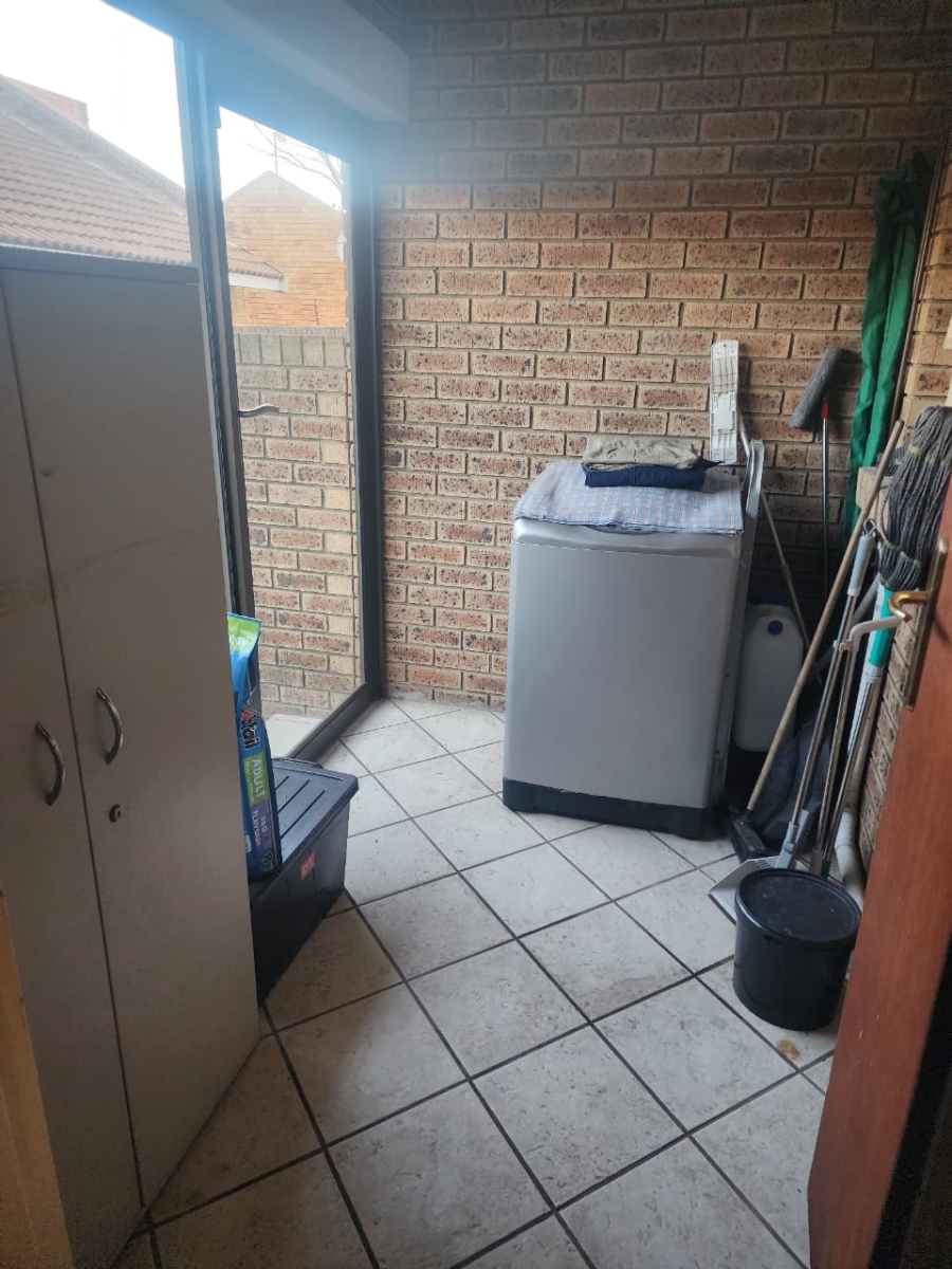 To Let 1 Bedroom Property for Rent in Noordrand Mpumalanga