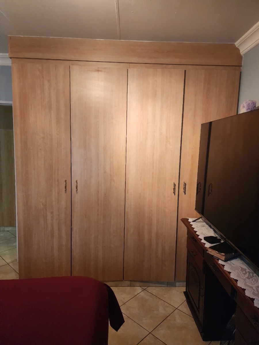 To Let 1 Bedroom Property for Rent in Noordrand Mpumalanga