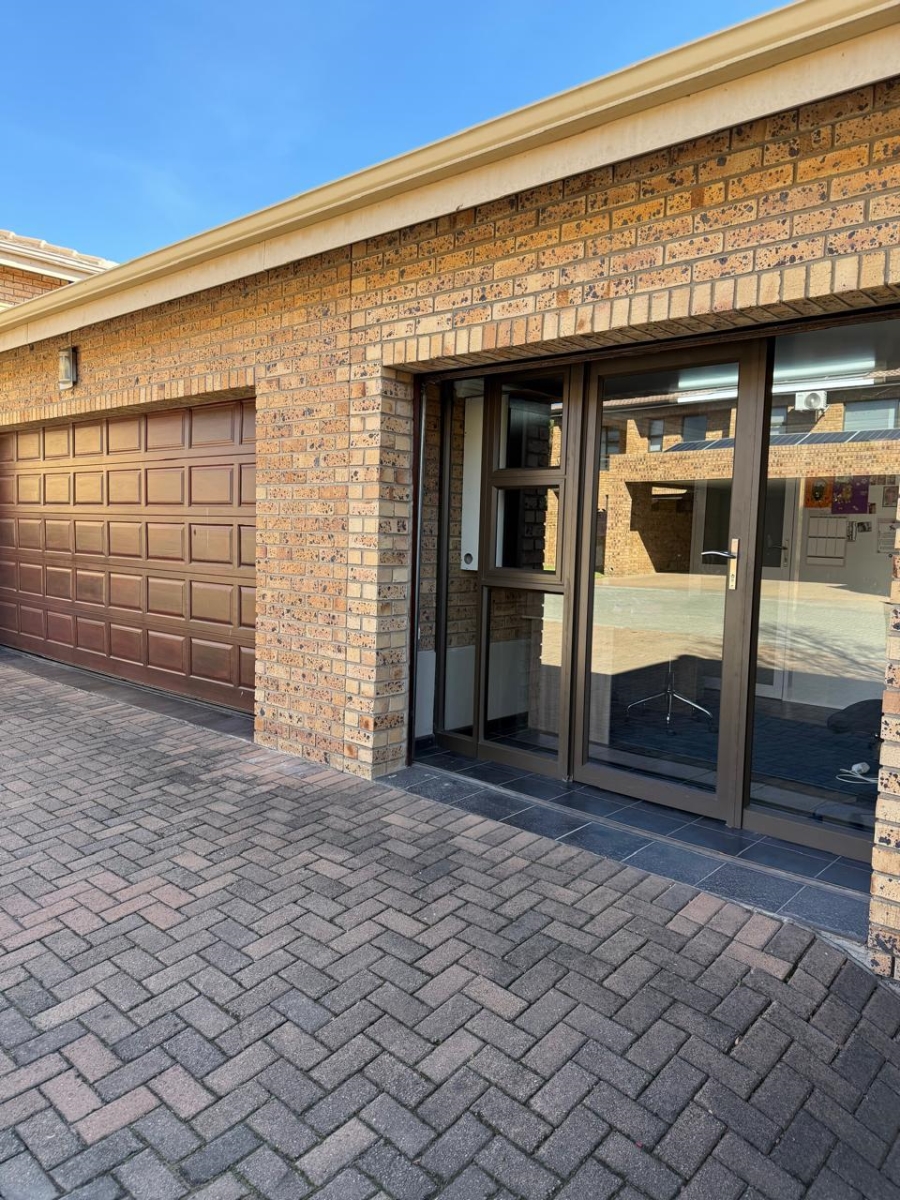To Let 4 Bedroom Property for Rent in Suidheuwel Mpumalanga