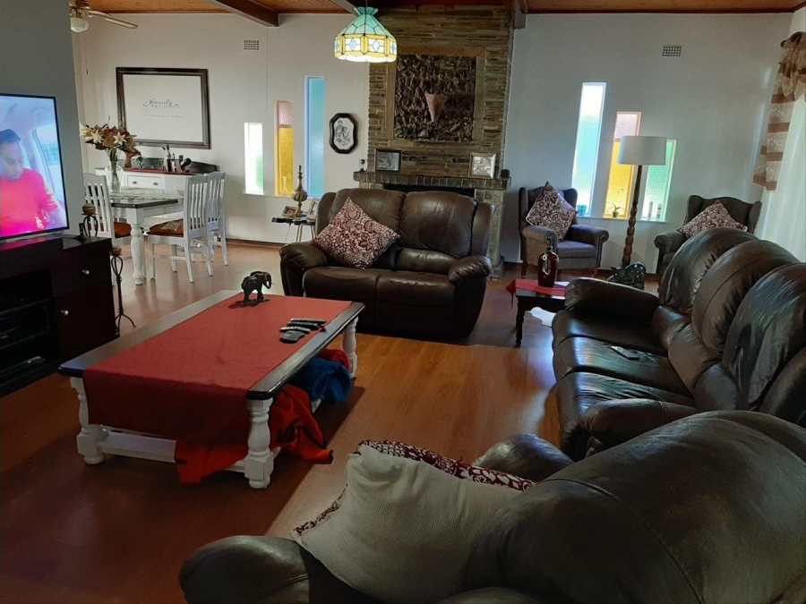To Let 4 Bedroom Property for Rent in White River Ext 1 Mpumalanga