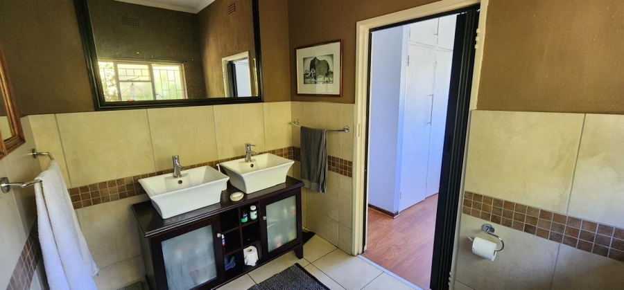 To Let 4 Bedroom Property for Rent in White River Ext 1 Mpumalanga